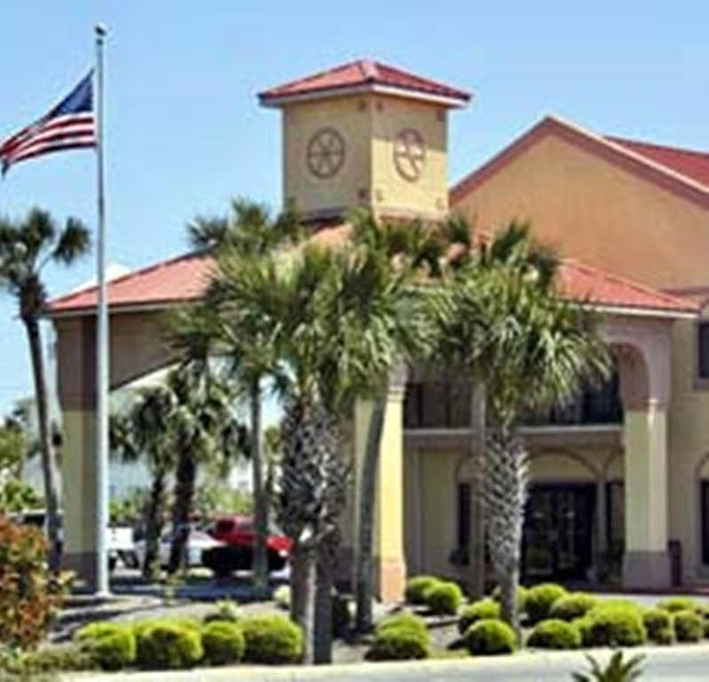 Quality Inn & Suites Miramar Beach Exterior photo